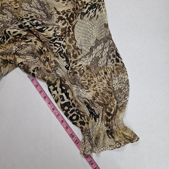 Added Dimensions for Catherine's size 5X animal print blouse - Picture 5 of 11